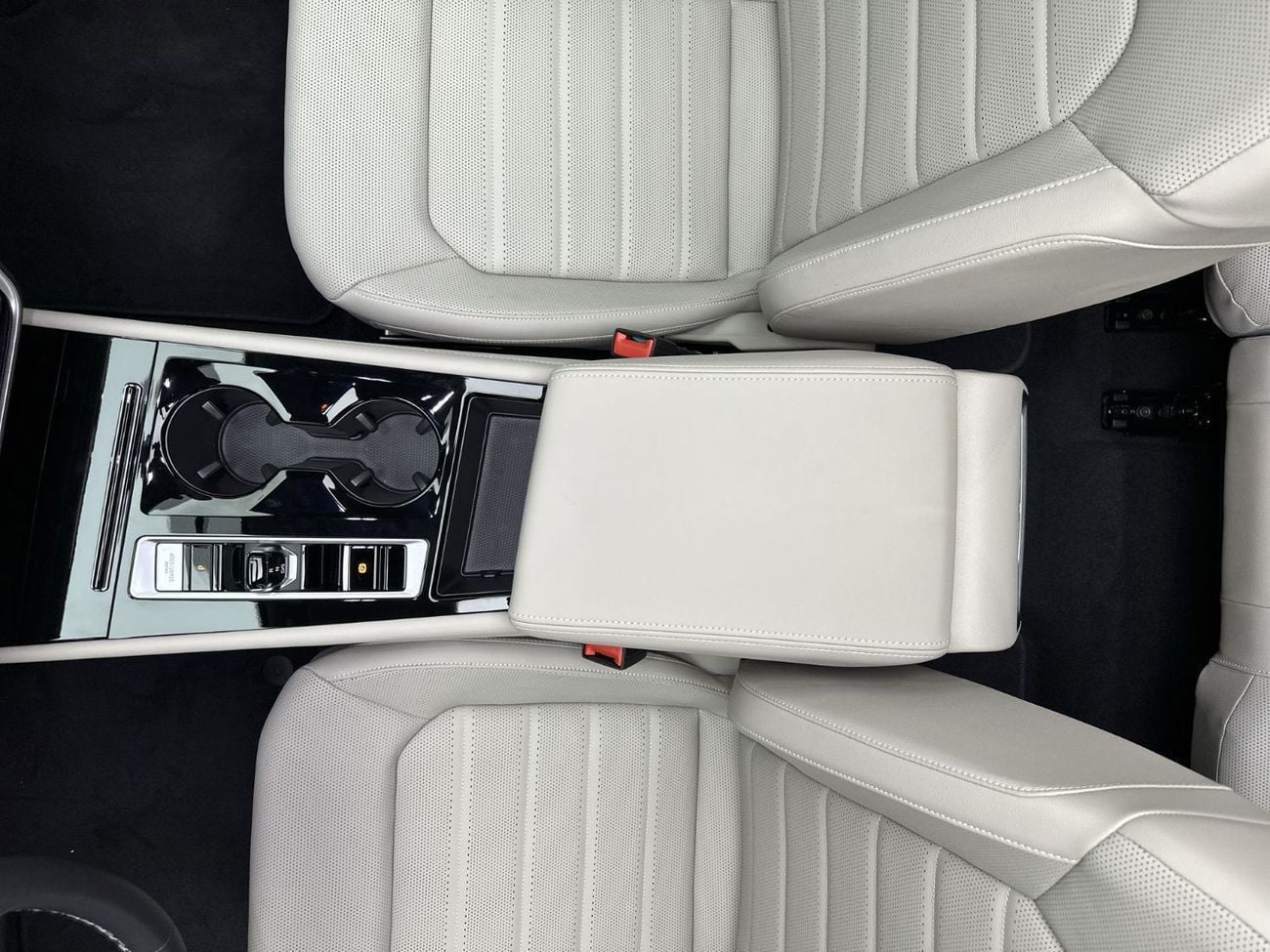 فولكس واجن تيرامونت S 2.0L Comfortline 2L (Facelift 2) (REF#35741) / 34,100 AED SAVINGS from New Car