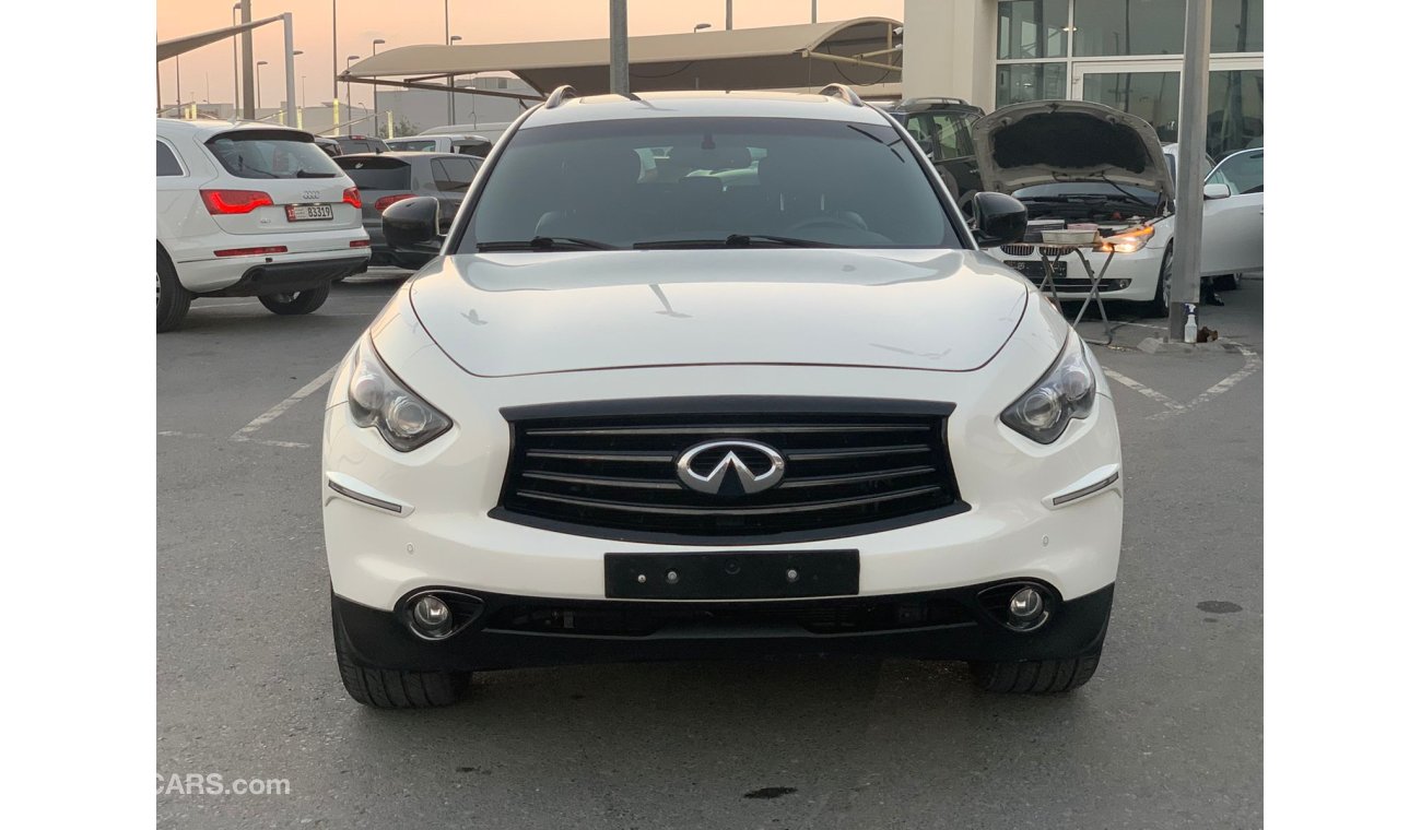 إنفينيتي QX70 Infiniti QX70 S_2015_Excellend_Condichin