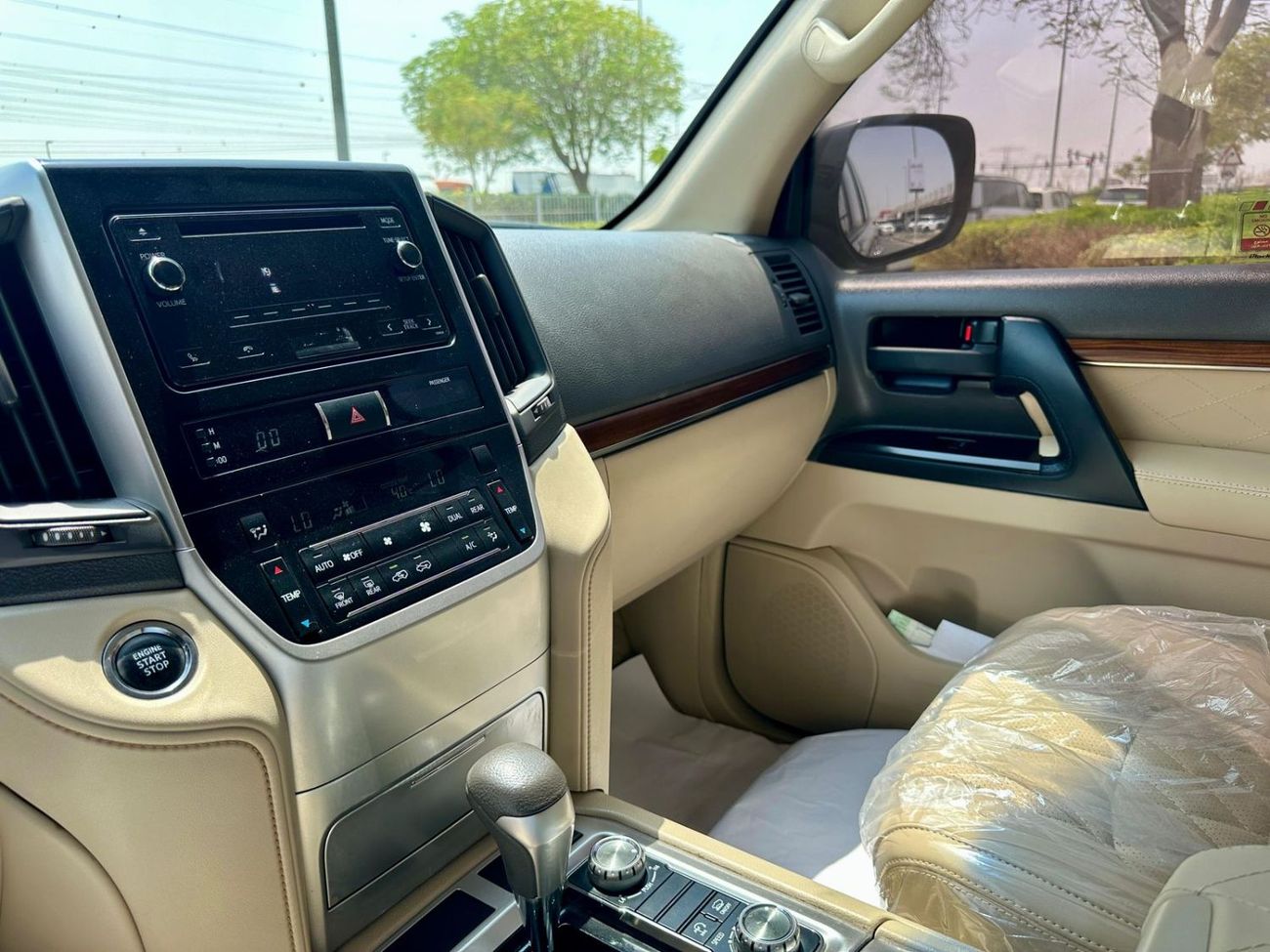 تويوتا لاند كروزر Toyota landcruise 2018Model Engine 4.0 petrol v6 colour Black Transmission Automatic Interior.Begie 