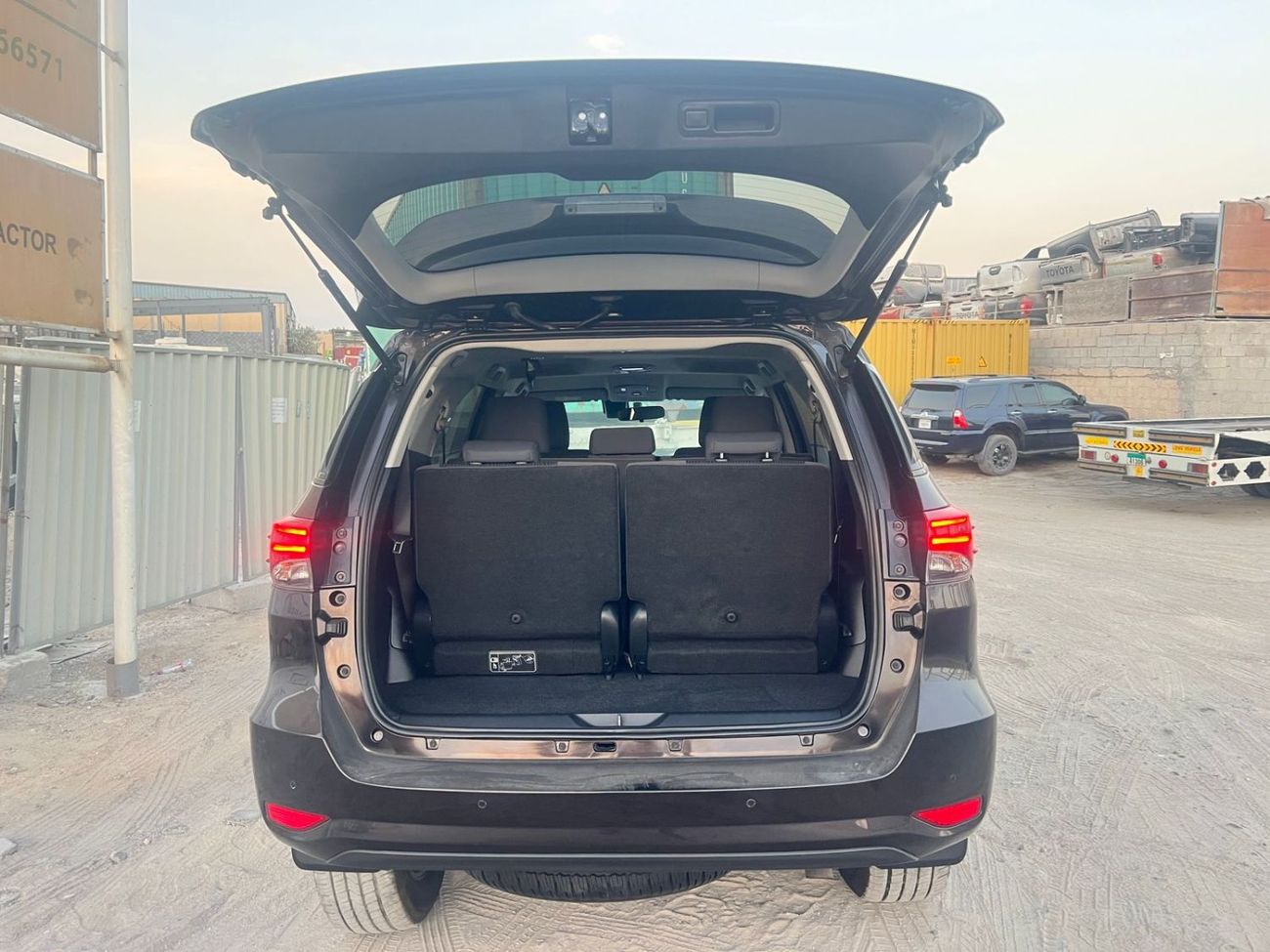 تويوتا فورتونر diesel 2.8 liter ,Right hand drive 2023 Model ,only for export available