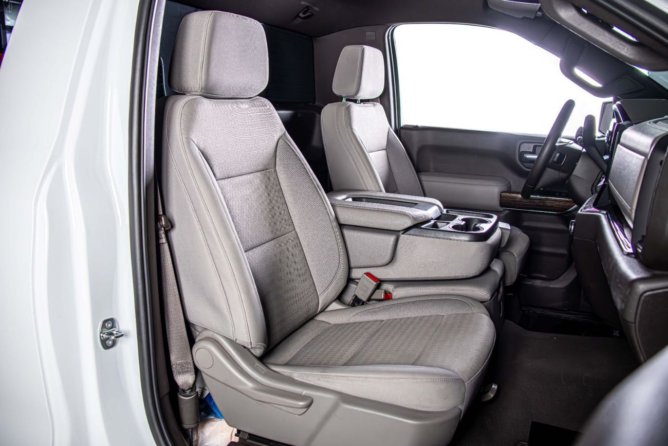 GMC Sierra 5.3L V8 AT4 Regular Cab (AWD) SLE - Very Well Maintained - Under Dealer Warranty - GCC Specification