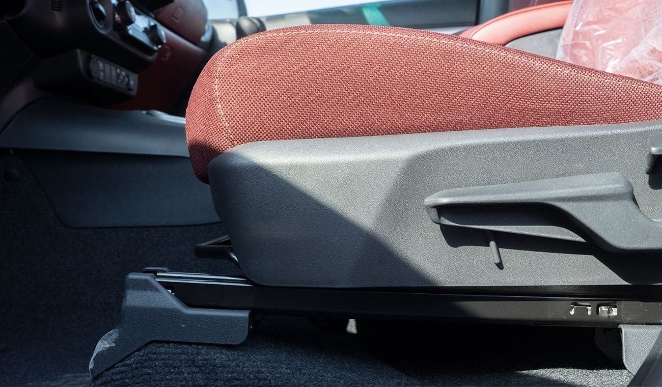 تويوتا هيلوكس 2025 Toyota Hilux 2.7L Petrol MT with Ventilated Seat