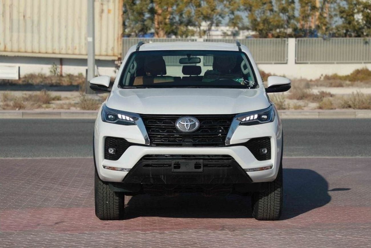 تويوتا فورتونر 2024 Toyota Fortuner GXR 4.0 - PLATINUM WHITE PEARL inside TAN | Export Only