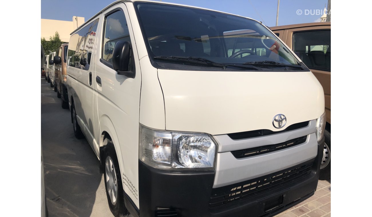 تويوتا هاياس Toyota Hiace bus 13 str,model:2015. free of accident