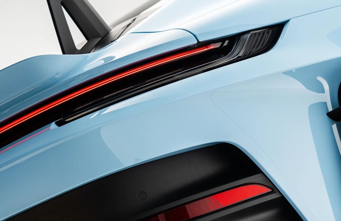 بورش 911 4.0L F-6 Naturally Aspirated Engine