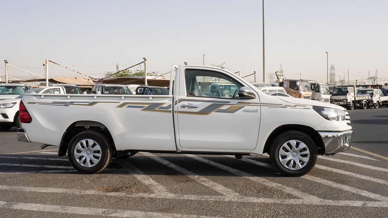 Toyota Hilux 2.7L Single Cabin M/T