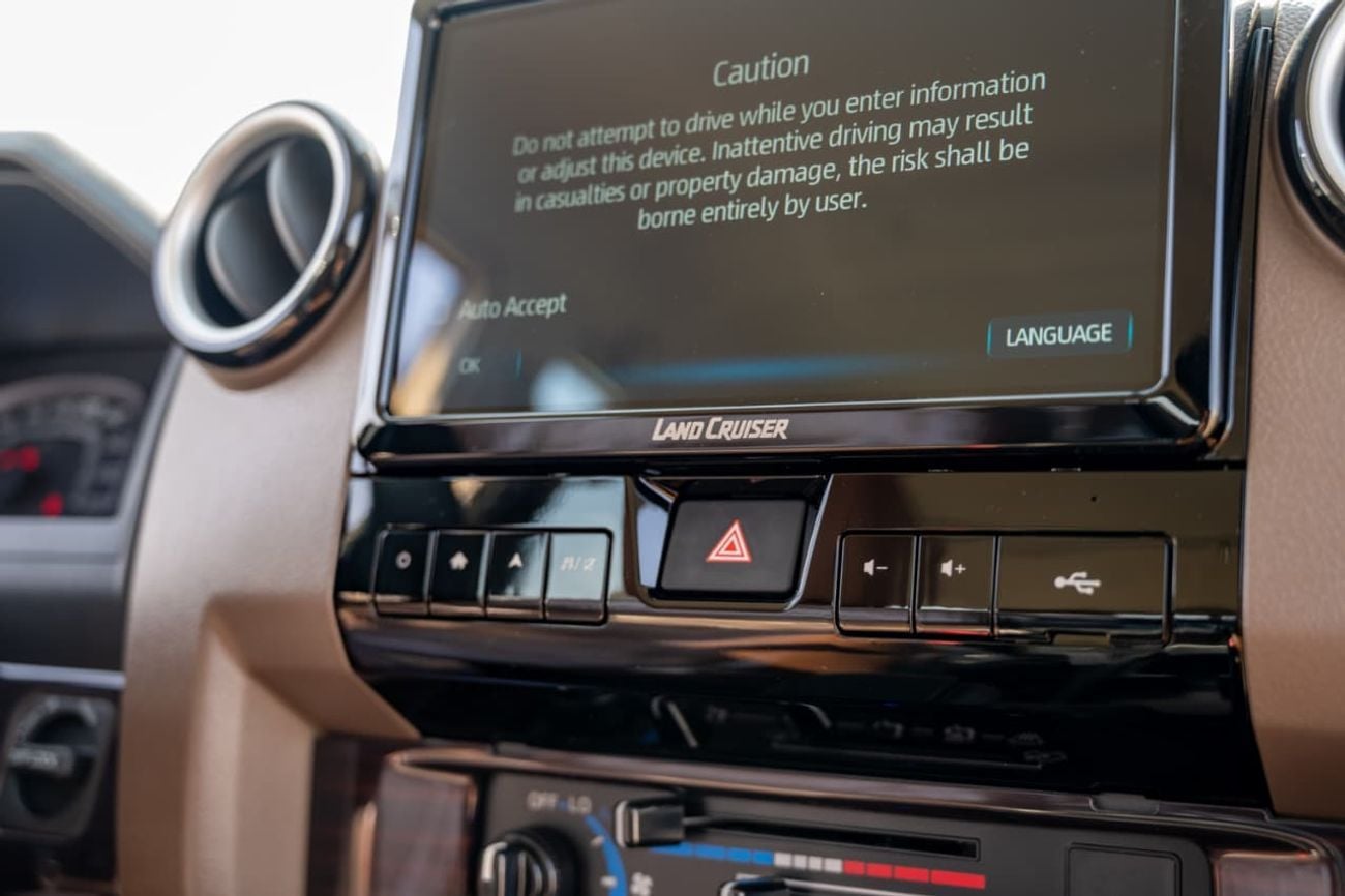 Toyota Land Cruiser 70 LX LC 76 2.8L | Diesel | 4 Cylinder | 6 Speed Automatic | 5 Door | 5 Seats