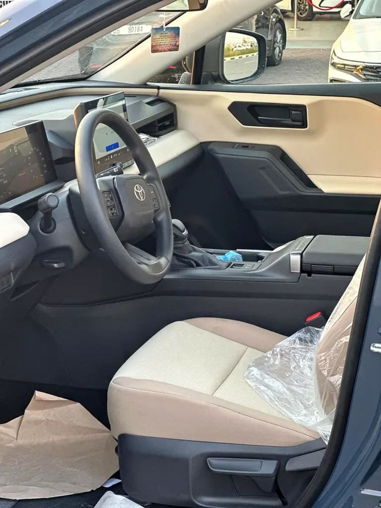 Toyota RAV4 XLE HEV 2.5L HYBRID FWD GCC Specs