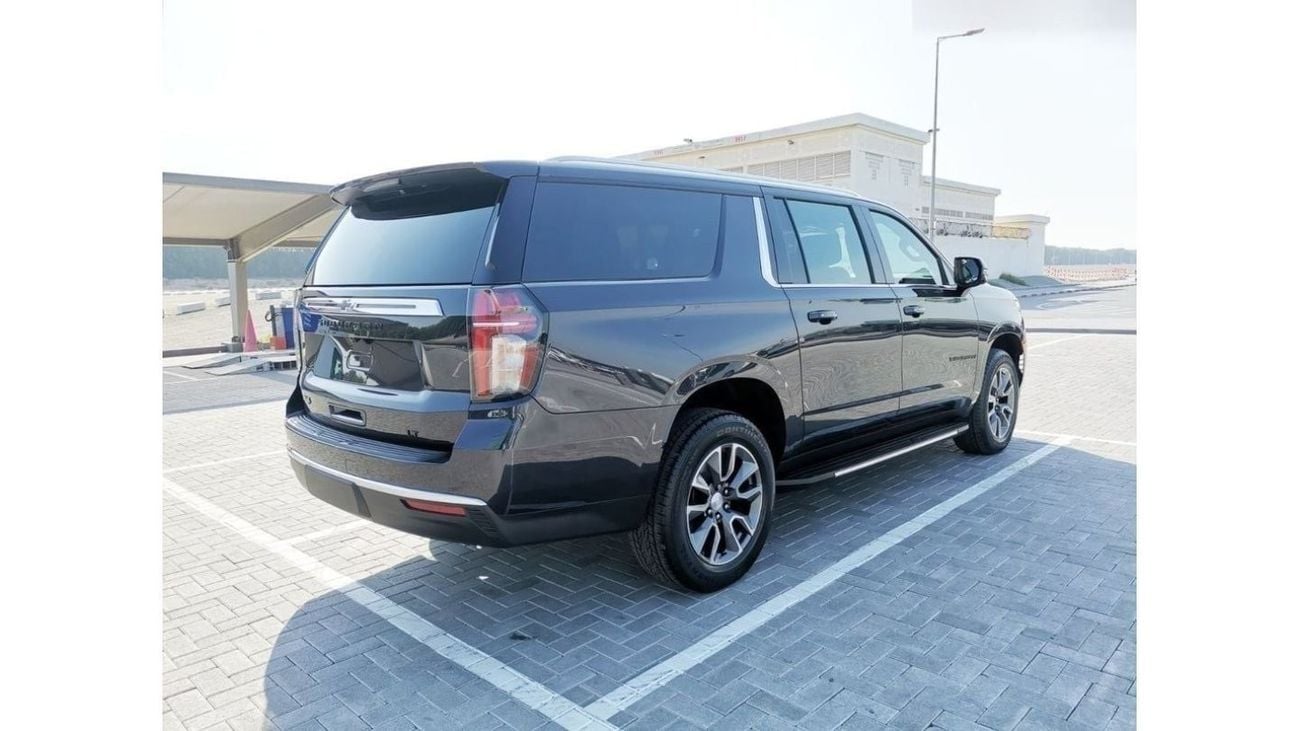 Chevrolet Suburban Chevrolet LT Suburban - 2022- Grey