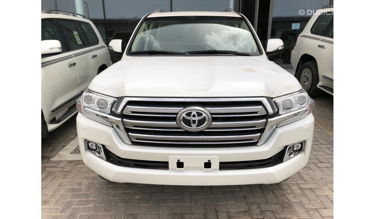 Toyota Land Cruiser GXR V8  2019 petrol