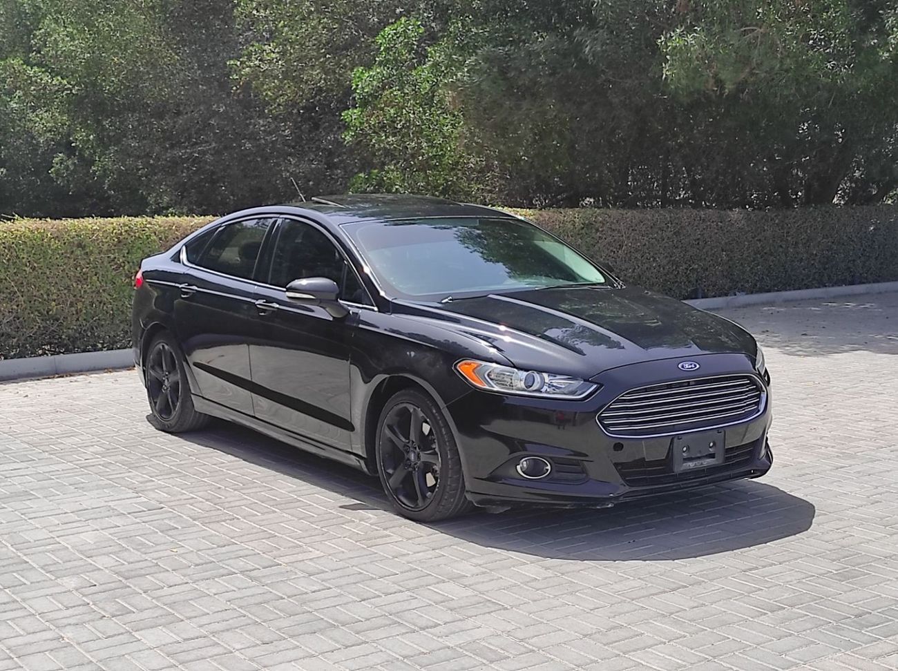 Ford Fusion SE 2.0L Ford fusion 2015 Gcc V4 full options no1