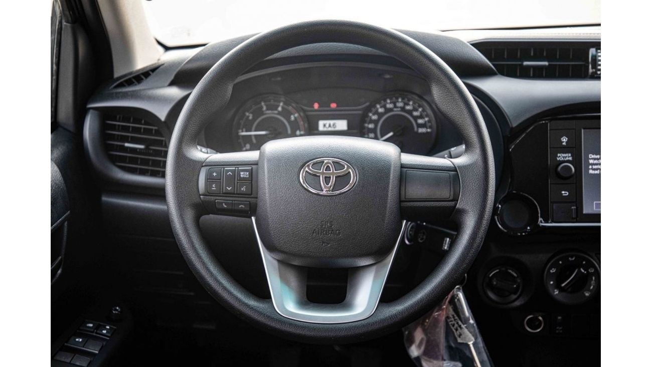 Toyota Hilux 2023 Toyota Hilux 4x4 DC 2.4 DLS - Silver inside Black