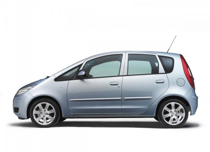 Mitsubishi Colt exterior - Side Profile