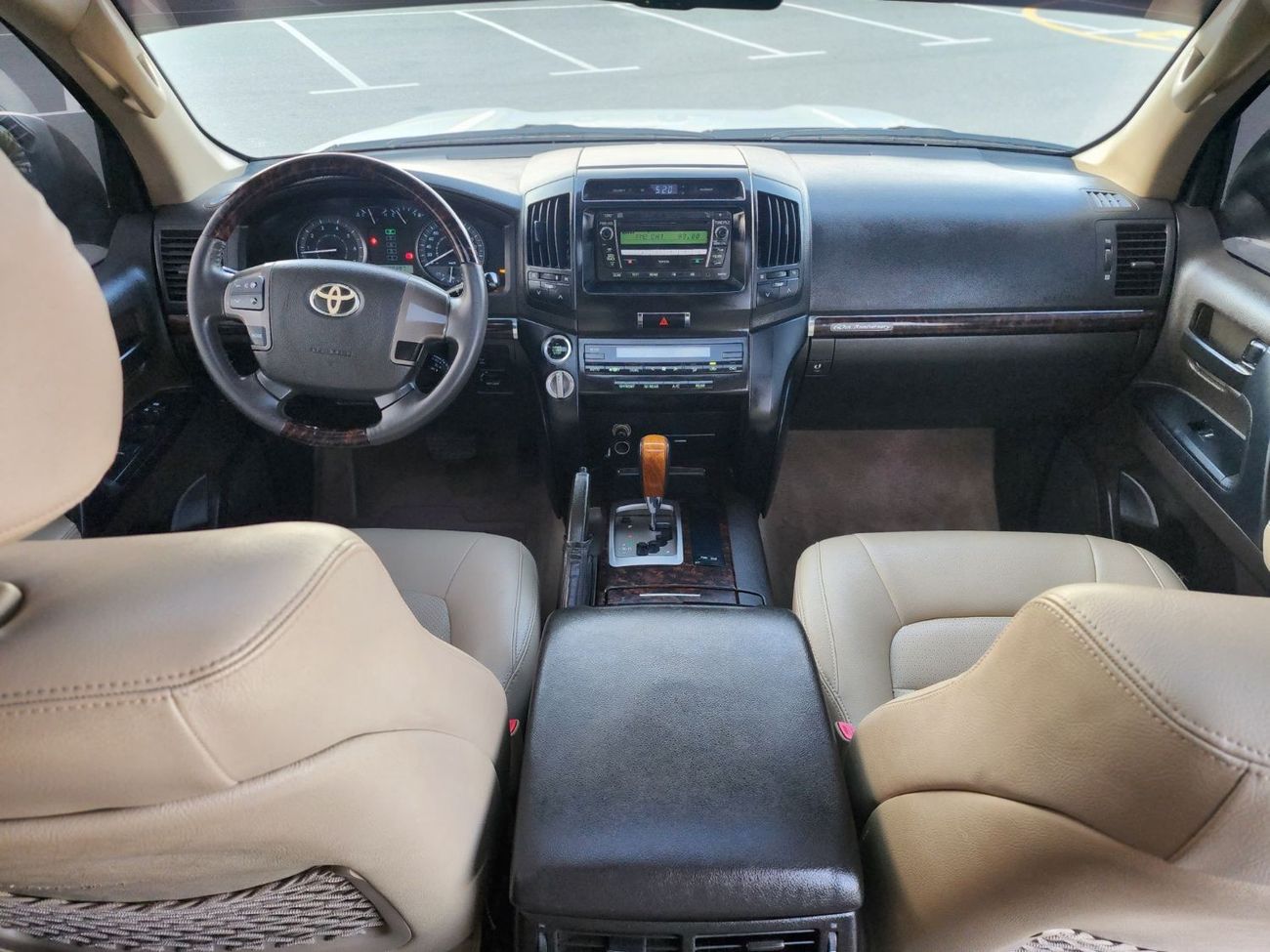 تويوتا لاند كروزر GX.R V8 full options