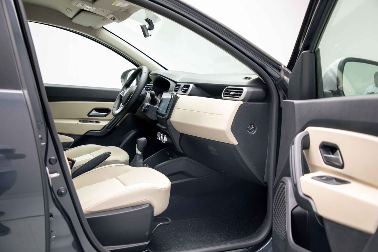 Renault Duster SE 1.6L - Grey Inside Black | Export Only