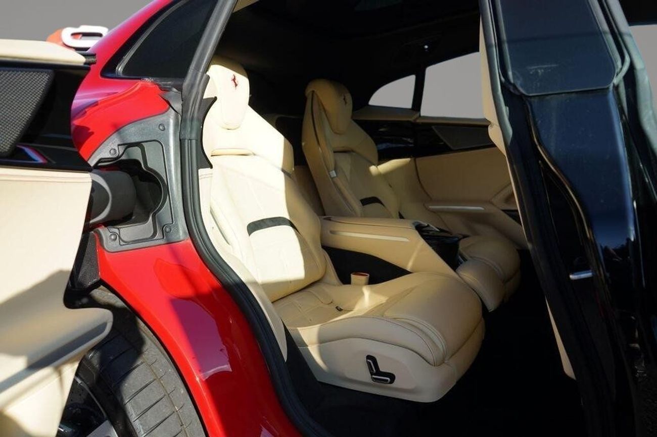 فيراري بوروسانجوي 6.5 V12 F1 DCT 4WD Euro 6 (s/s) 4dr (EXPORT ONLY) RIGHT HAND DRIVE