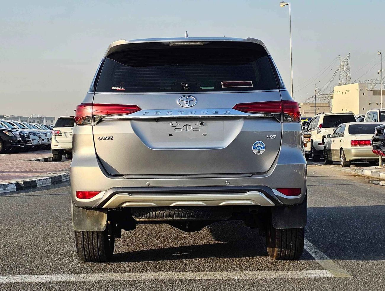 تويوتا فورتونر VXR V6/ 4WD/ AUTO TRUNK/ TRIPTONIC/ DVD/ HEAD REST/ LEATHER/ LOT# 31141