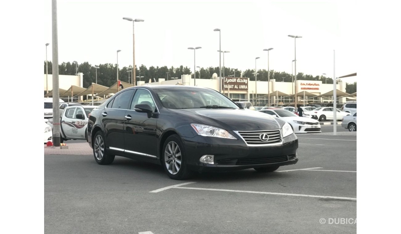 Lexus ES350 لكزس Es3550 موديل 2011 وارد بحالة جيدة