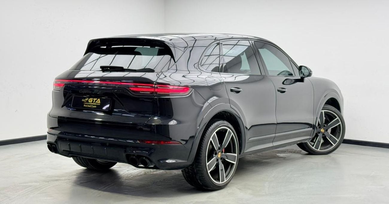 بورش كايان 2022 Porsche Cayenne GTS, Warranty, Full Porsche Service History, Fully Loaded, GCC