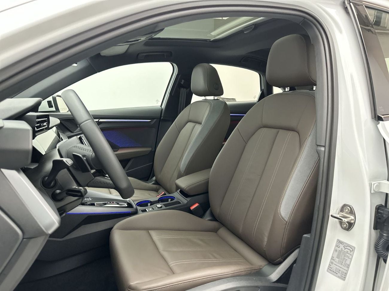 أودي A3 35 TFSI S Line 1.4L A3 Sedan S line 35 TFSI 150hp (Ref# 43551)