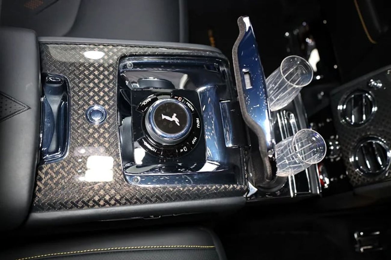 رولز رويس كولينان Black Badge