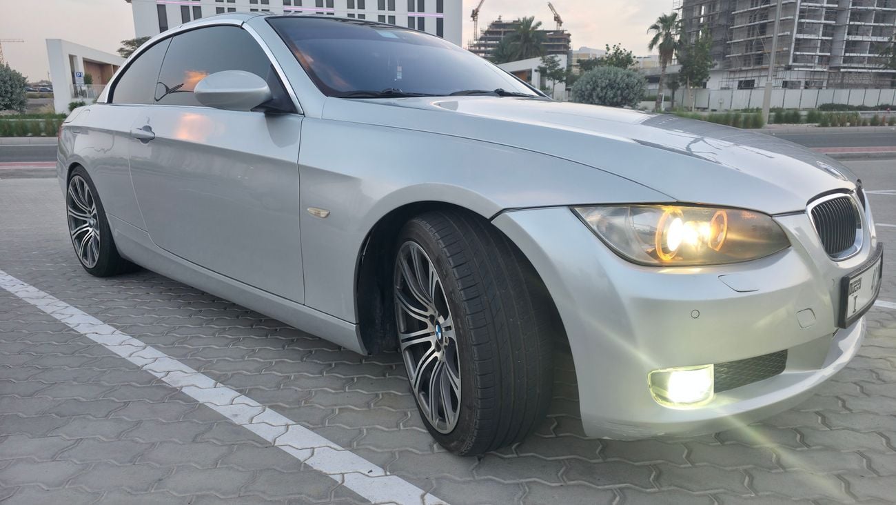 بي أم دبليو 325i E93 Hard Top Convertible
