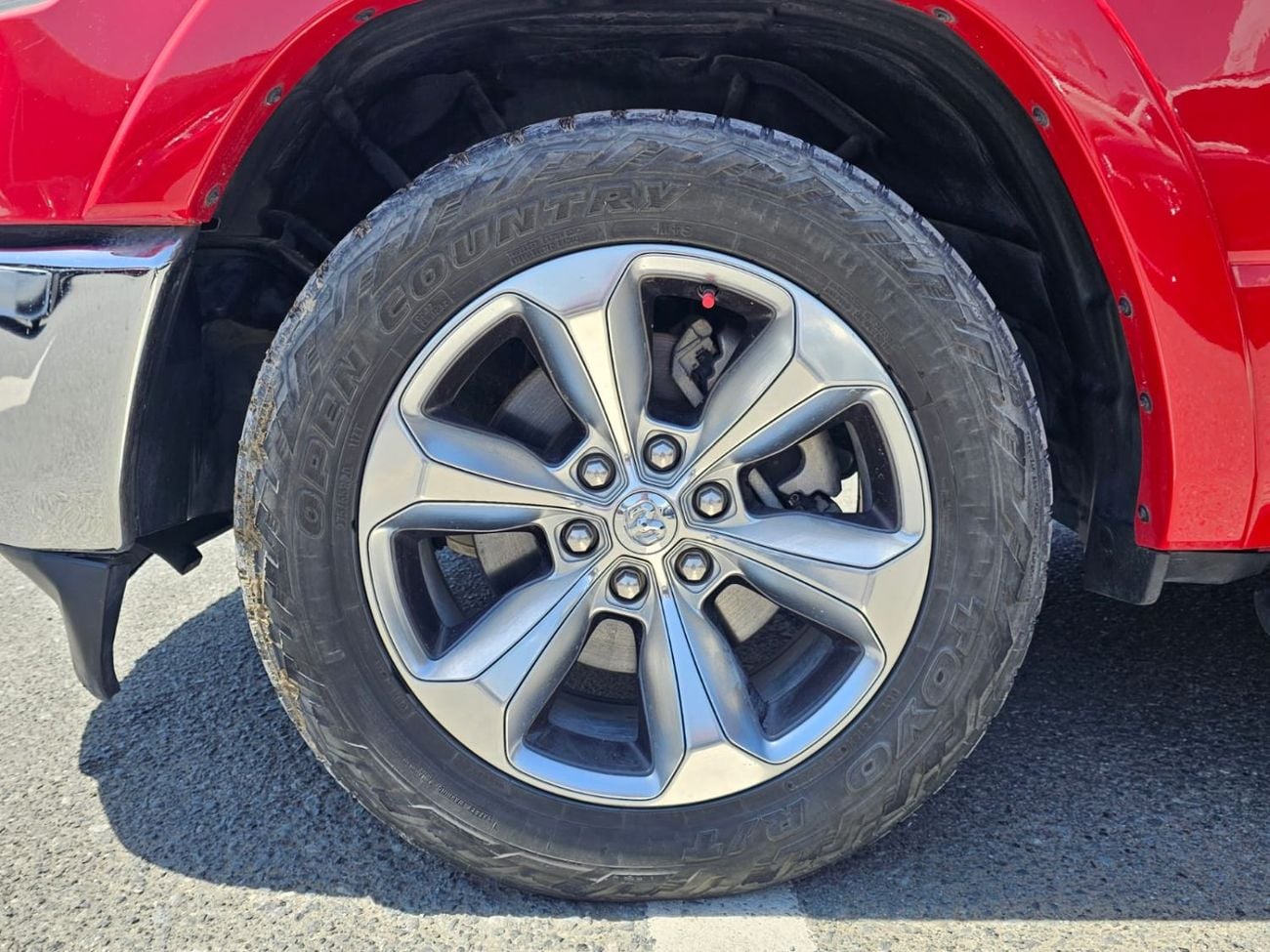 RAM 1500 Laramie 5.7L (6 Seater)