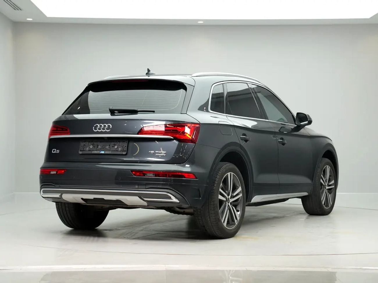 Audi Q5 45 TFSI PROGRESS GCC Specs | 45 TFSI quattro