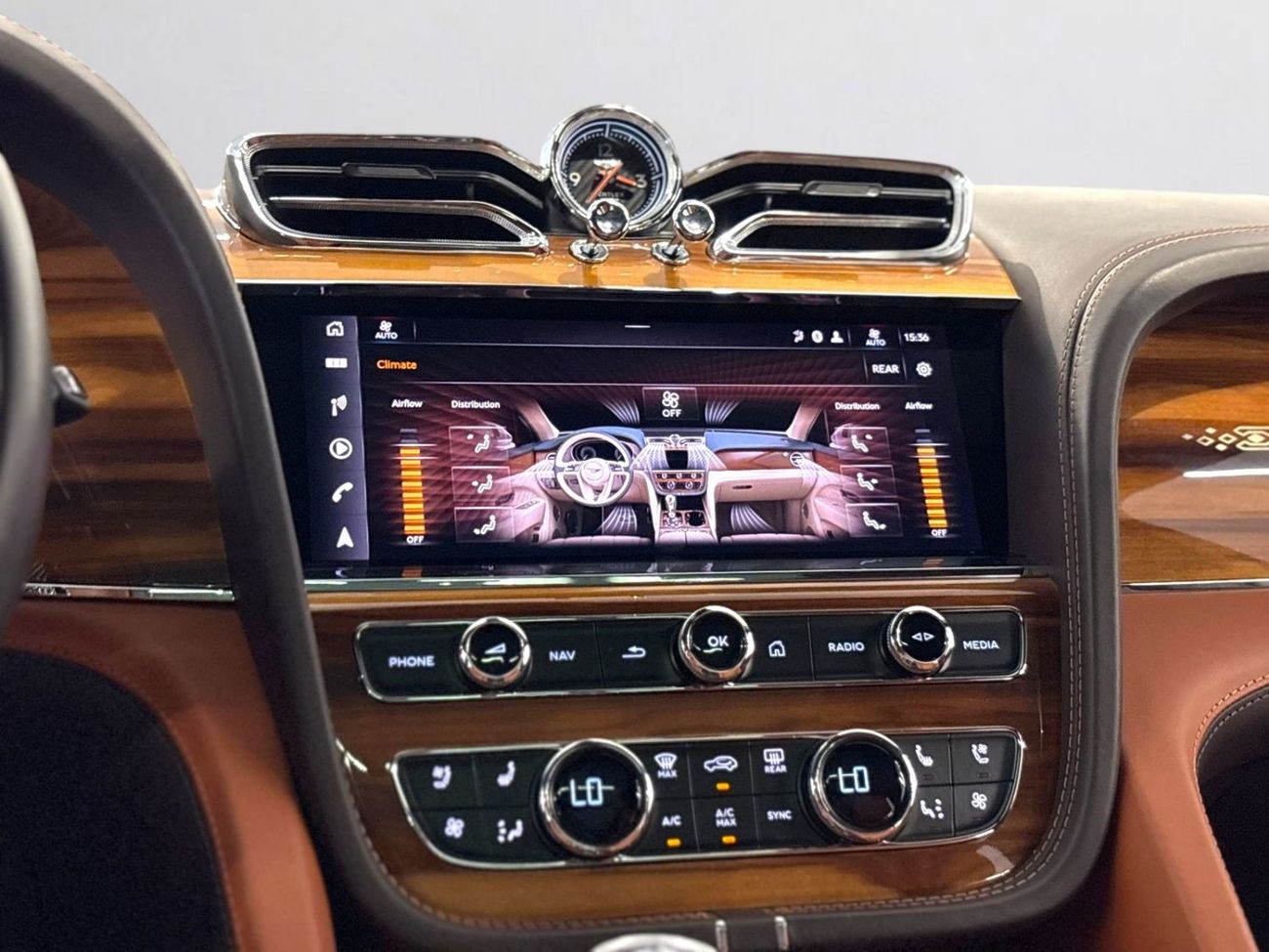 Bentley Bentayga AZURE AED 11,660 P.M | 0% DOWN PAYMENT | BENTLEY BENTAYGA AZURE FIRST EDITION | 4.0L V8 | FULL AGENCY SERV