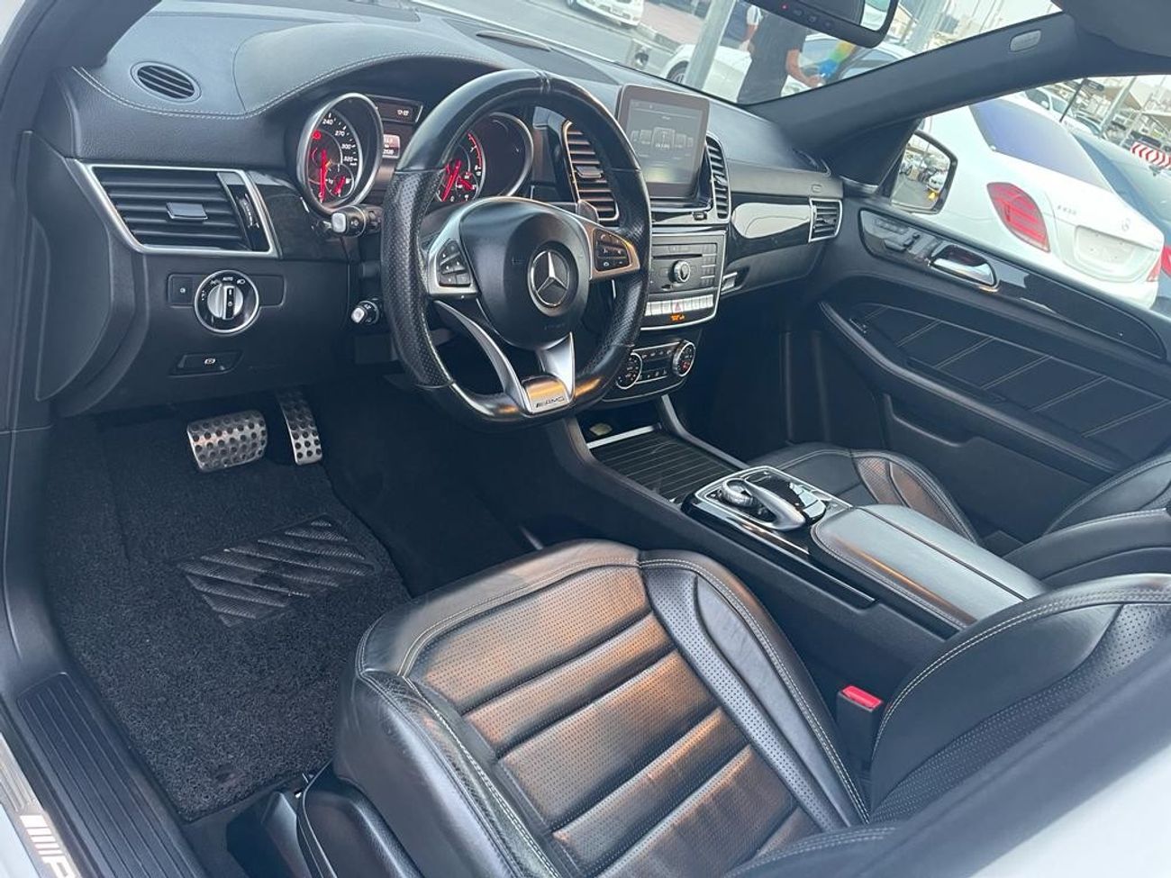 مرسيدس بنز GLE 63 AMG Mercedes GLE 63 AMG Japanese 2017 in excellent condition, full option