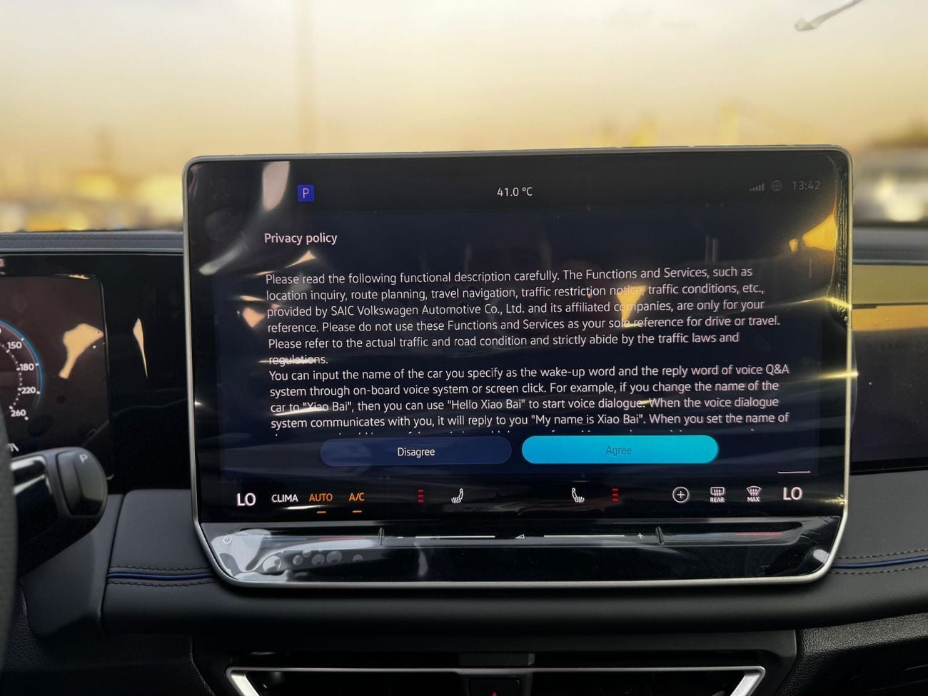 Volkswagen Tiguan Volks wagen Tigwan R line  2.0 L. Model.  2025