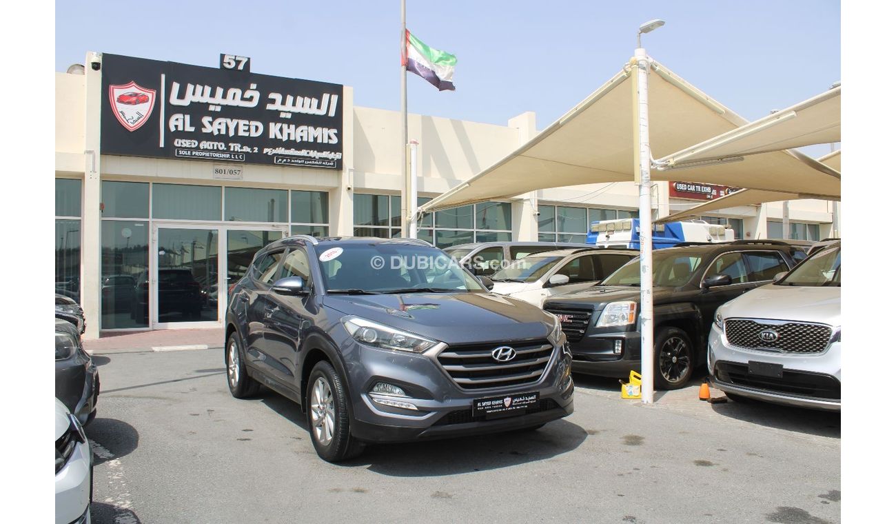 هيونداي توسون GLS خالية من الحوادث - خليجي - دفع رباعي - السيارة بحالة ممتازة من الداخل والخارج