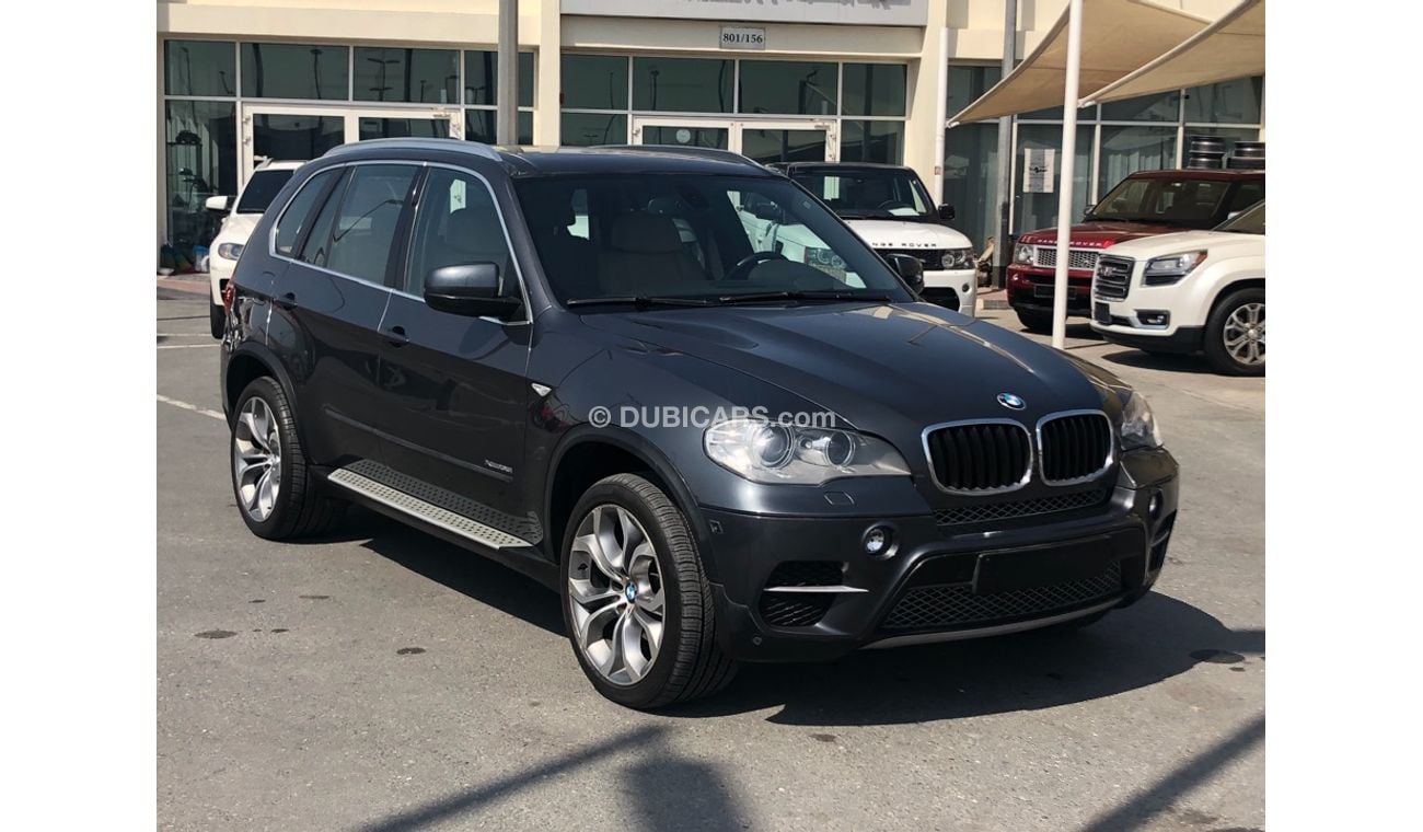 بي أم دبليو X5 موديل 2011 خليجي فل مواصفات بانوراما ومثبت سرعه وتحكم كهربي كامل ونظام صوت ممتاز و5 كاميرات
