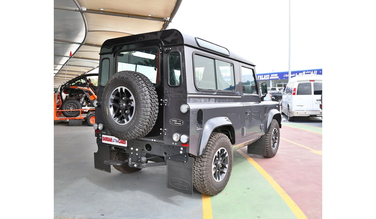 Land Rover Defender