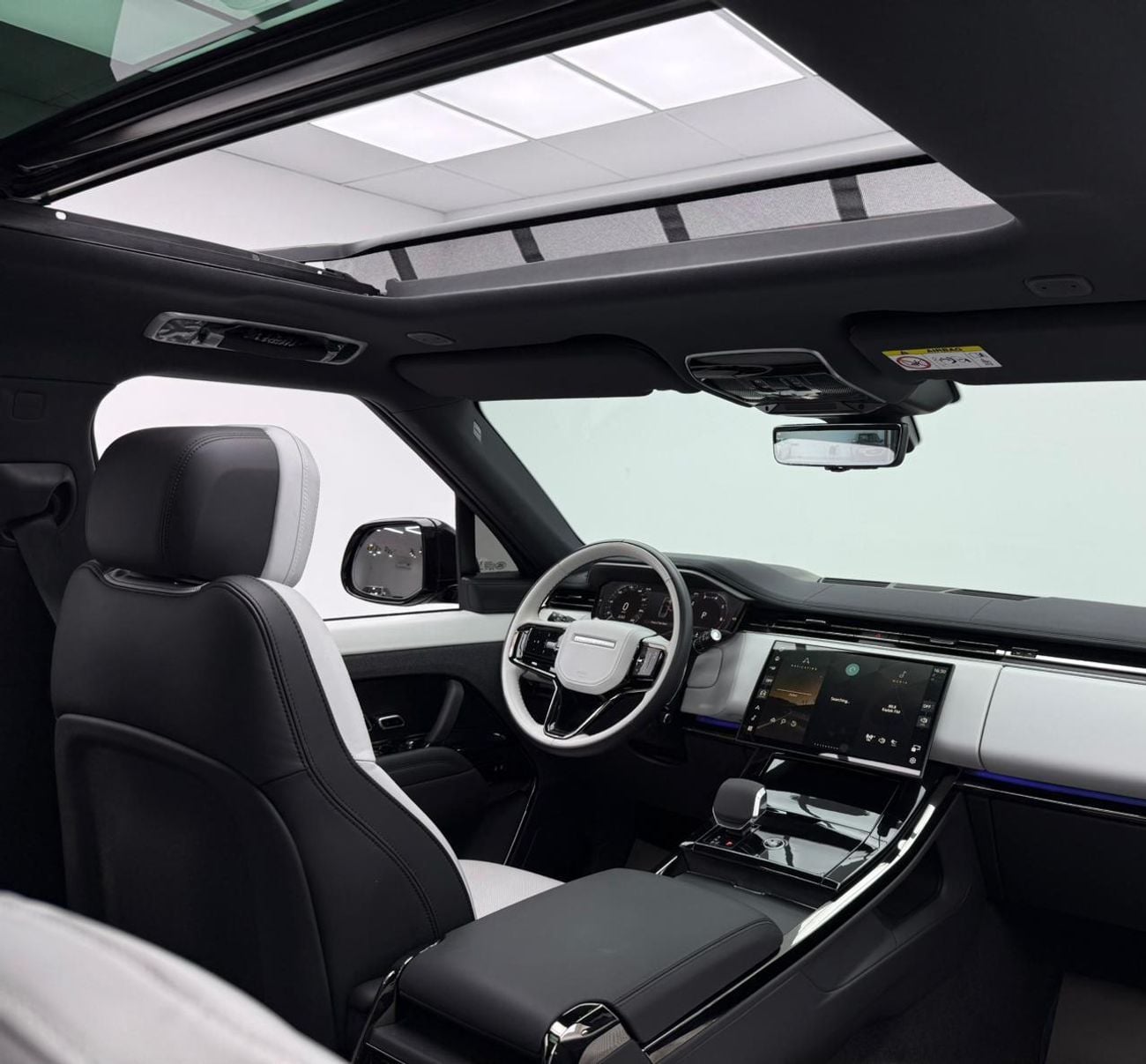 لاند روفر رينج روفر سبورت Dynamic HSE P400 3.0L 2024 Range Rover Sport HSE P400 ,Land Rover Warranty+Full Service History ,GCC