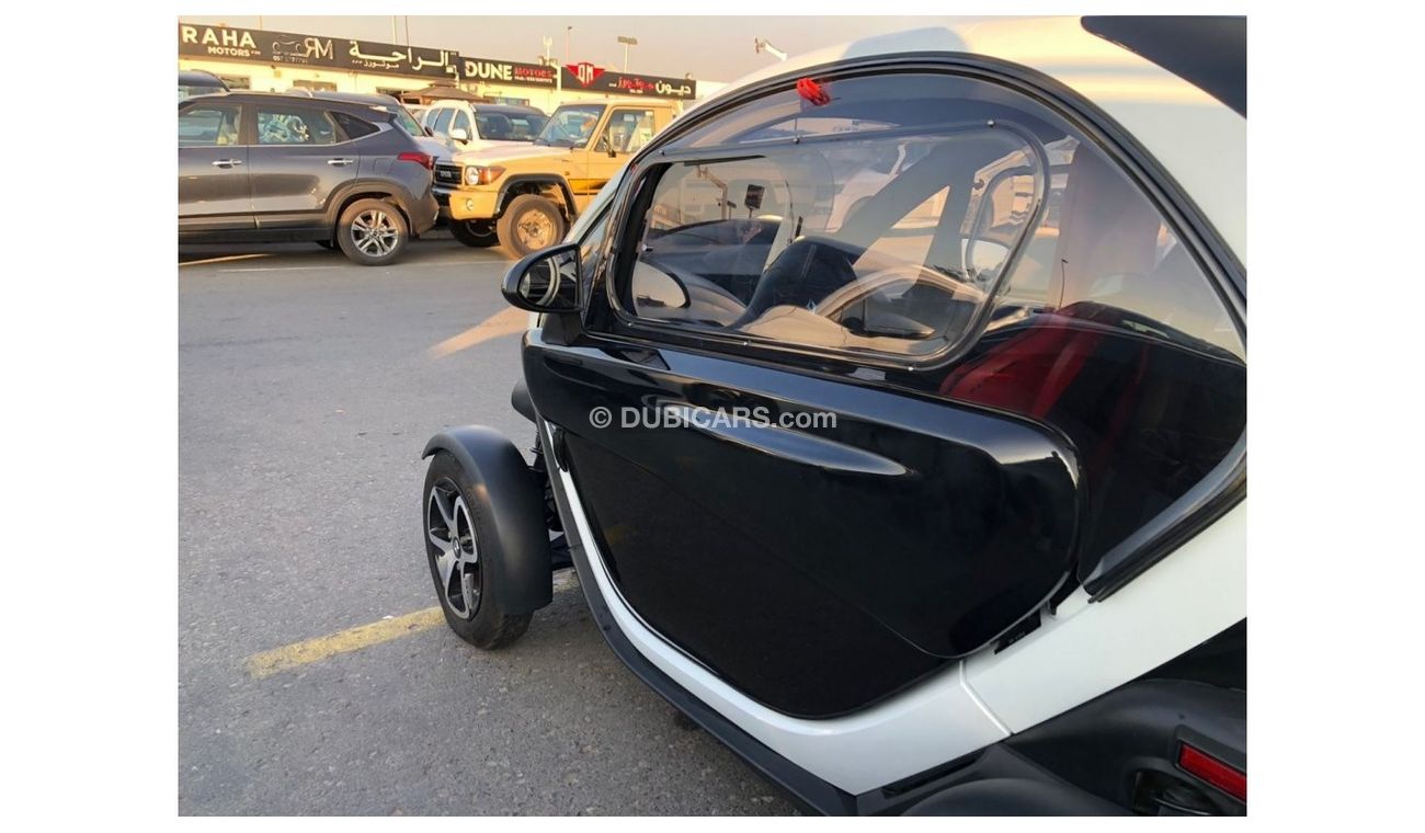 Renault Twizy Std Renault_TWIZY_2018_2017_FULL_ELECTRIC_2SEATS_ELECTRIC