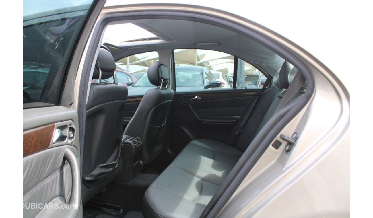 Mercedes-Benz C 200 ACCIDENTS FREE - GCC - PERFECT CONDITION - ELEGANCE - FULL OPTION - ENGINE 1800 CC