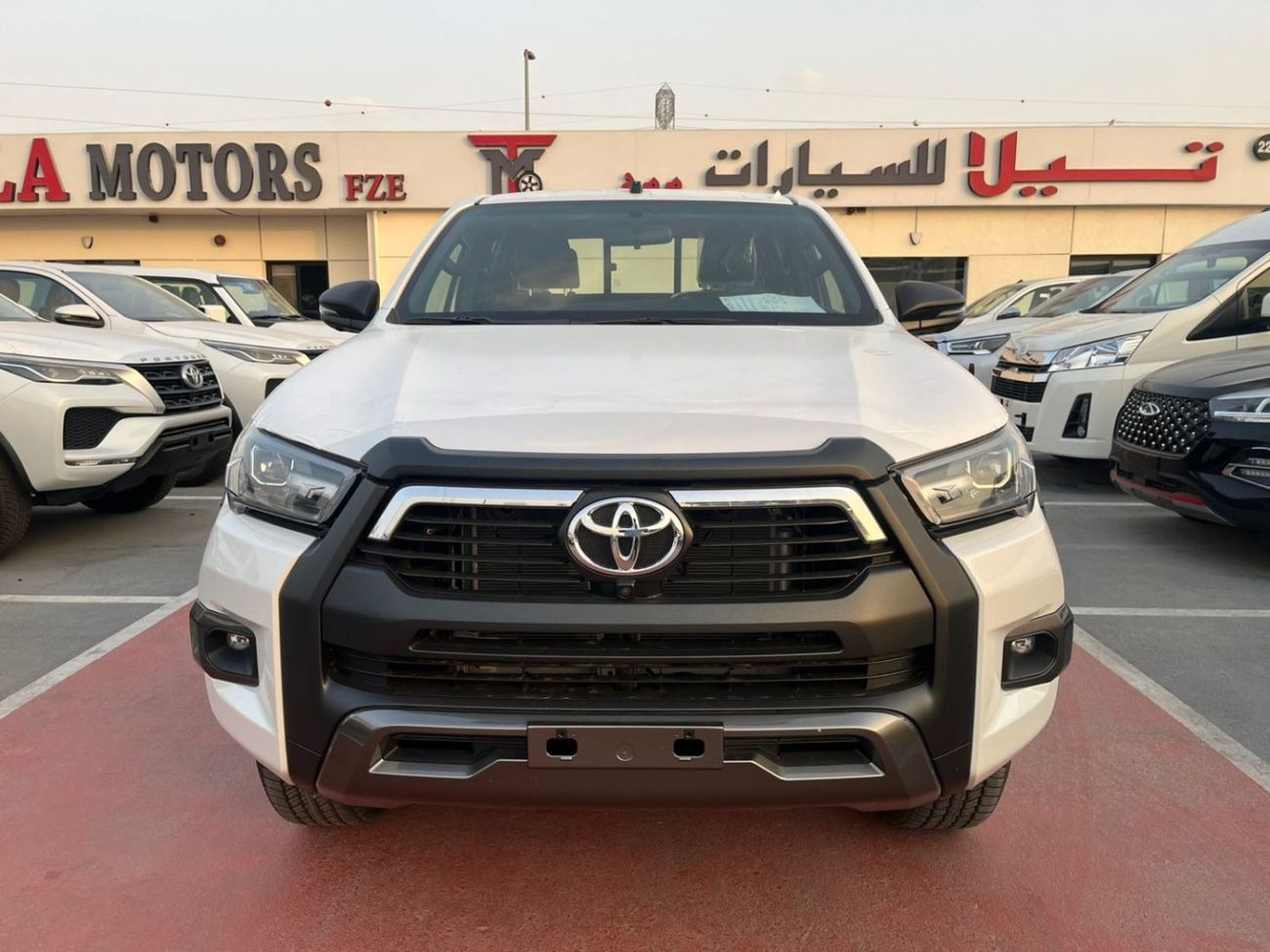 Toyota Hilux TOYOTA HILUX 4.0 ADVENTURE WHITE 2025