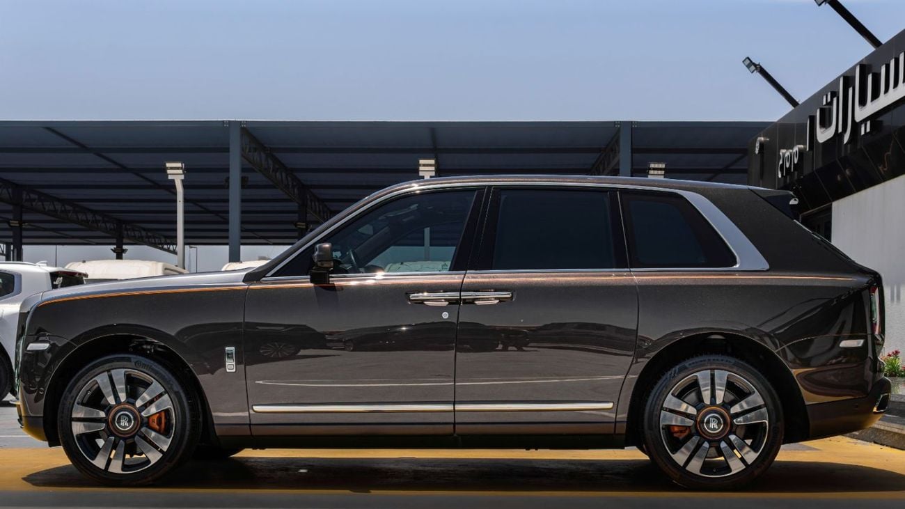 Rolls Royce Cullinan STD 2023 GCC 4 SEATS VIP DEALER WARRANTY AND SERVICES