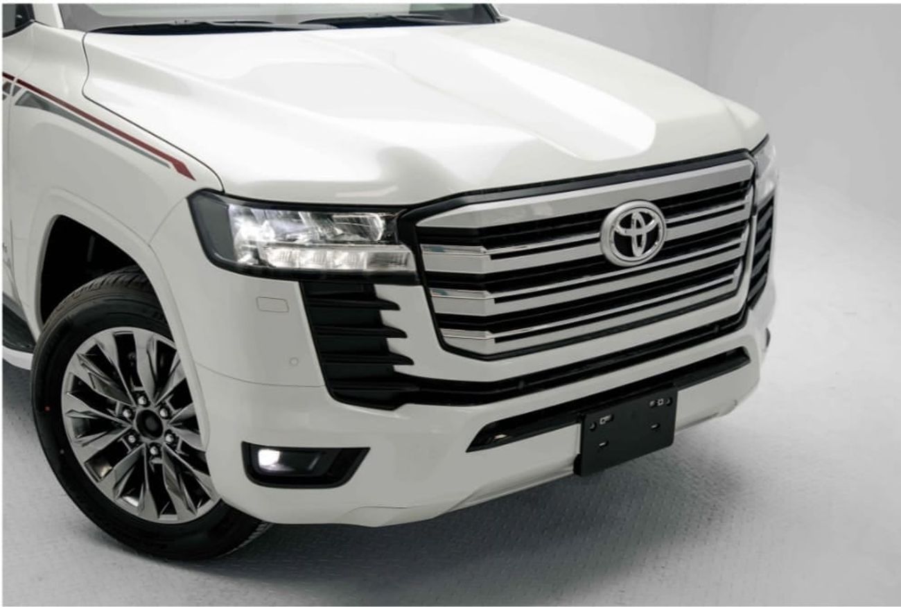 تويوتا لاند كروزر Toyota Land Cruiser GXR is a 7-seater, 4WD SUV with a 4.0L