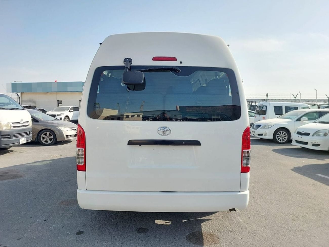 Toyota Hiace TOYOTA HIACE COMMUTER VAN RHD 2015 MODEL 3.0 L DIESEL AUTOMATIC(PM15677)