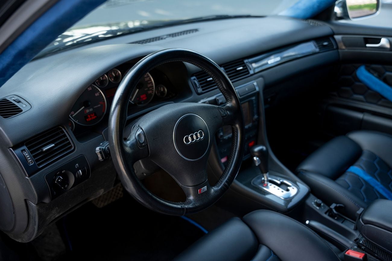 Audi S6 2004 AUDI S6 JAPANESE SPEC - Less Mileage New Interior