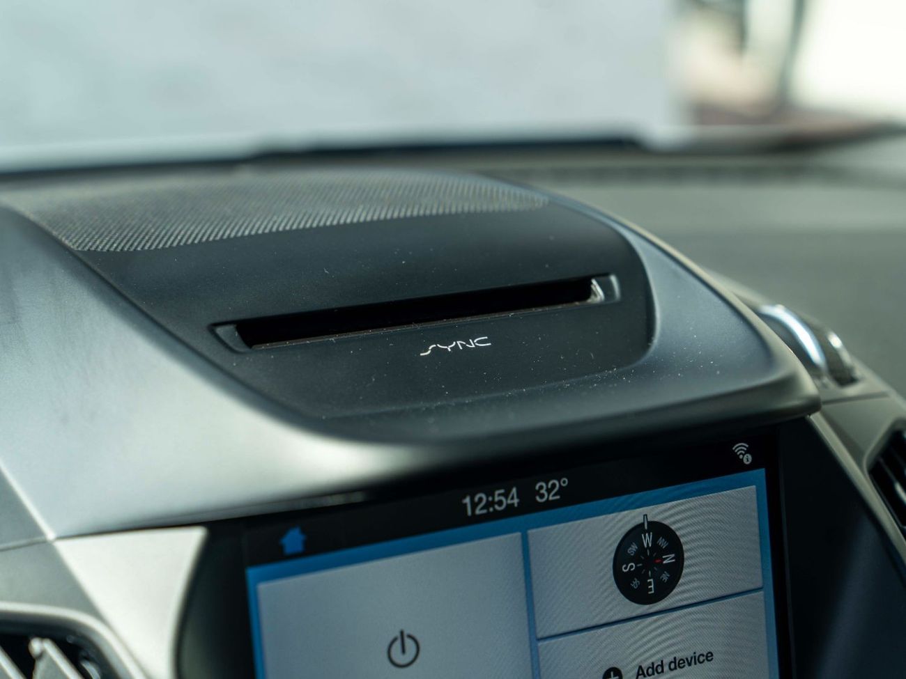 Ford Escape AED 865 PM • ESCAPE AWD SE • ONLY 40K KM • OFFICIAL FORD WARRANTY AND SERVICE PLAN