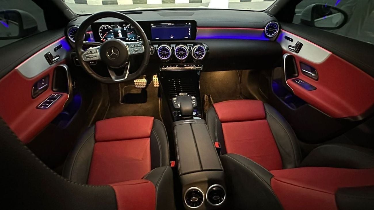 Mercedes-Benz CLA 250 Std 2.0L (221 HP)