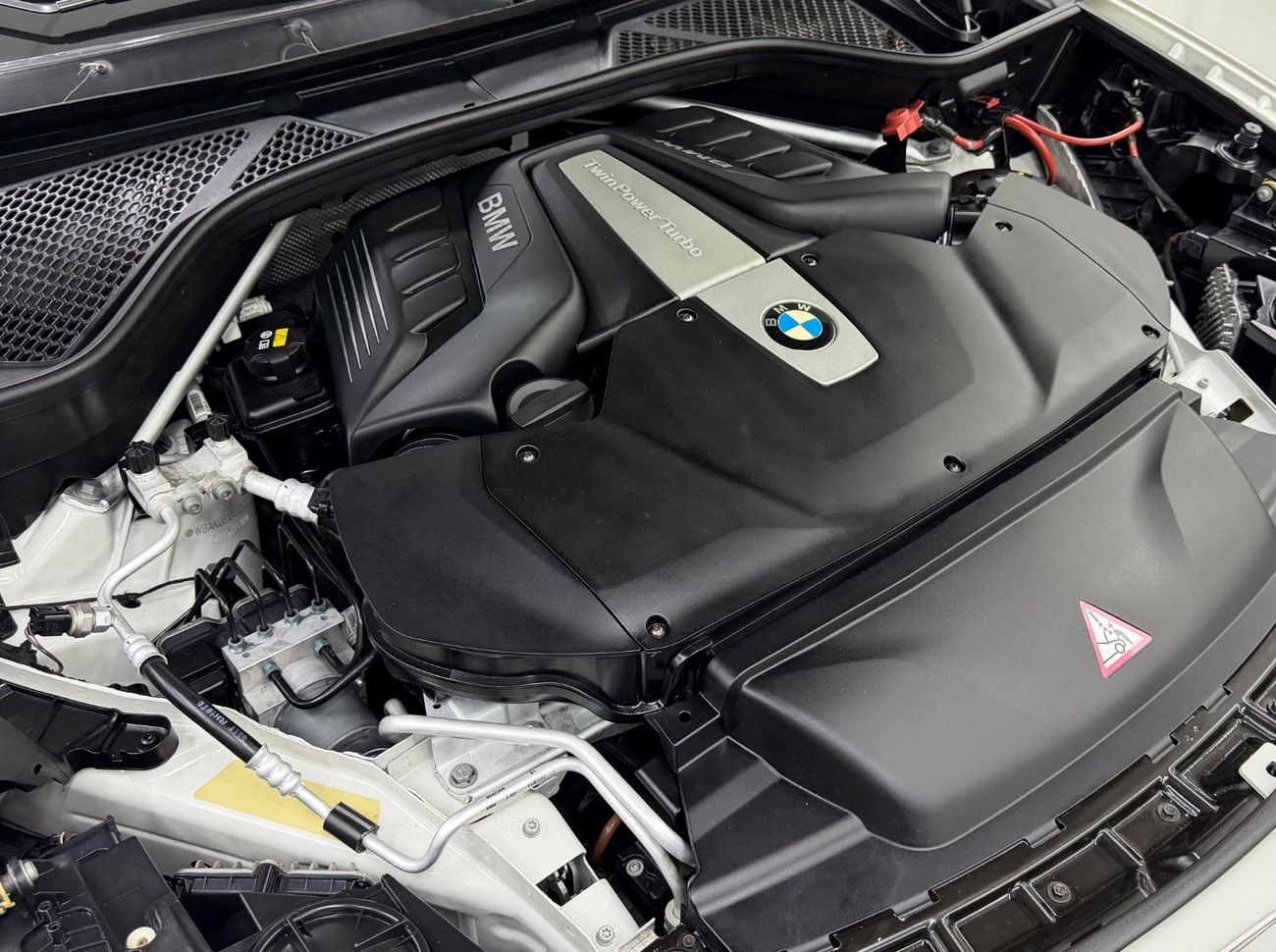 بي أم دبليو X6 50i M Sport 4.4L