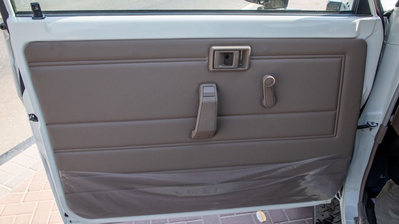 تويوتا لاند كروزر 70 LC 78 HARDTOP 4.0L MT 2025 TOYOTA LAND CRUISER 78 SERIES 4.0L PETROL 3 DOOR MANUAL TRANSMISSION