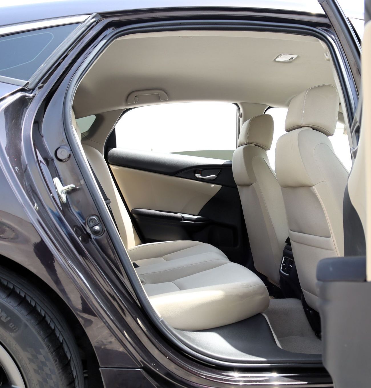 Honda Civic DX 1.6L 2020 Honda Civic GCC , accident-free, with a 1.6L, low mileage, in excellent condition