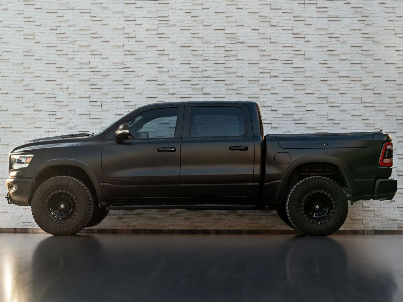 رام 1500 Rebel Crew Cab 5.7L