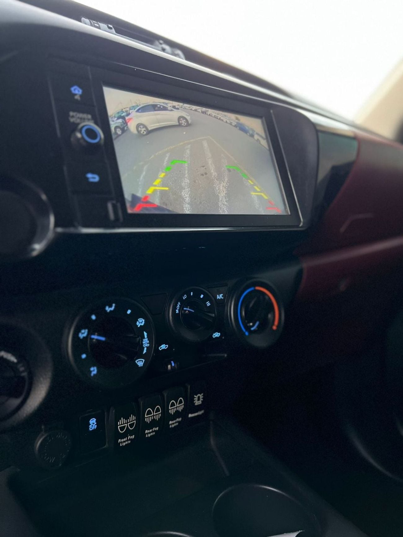 Toyota Hilux SGLX 2021 Toyota Hilux Black Edition - Trunk Cover - 2.7L V4 - GCC - AWD 4x4 - Rear Camera - Le