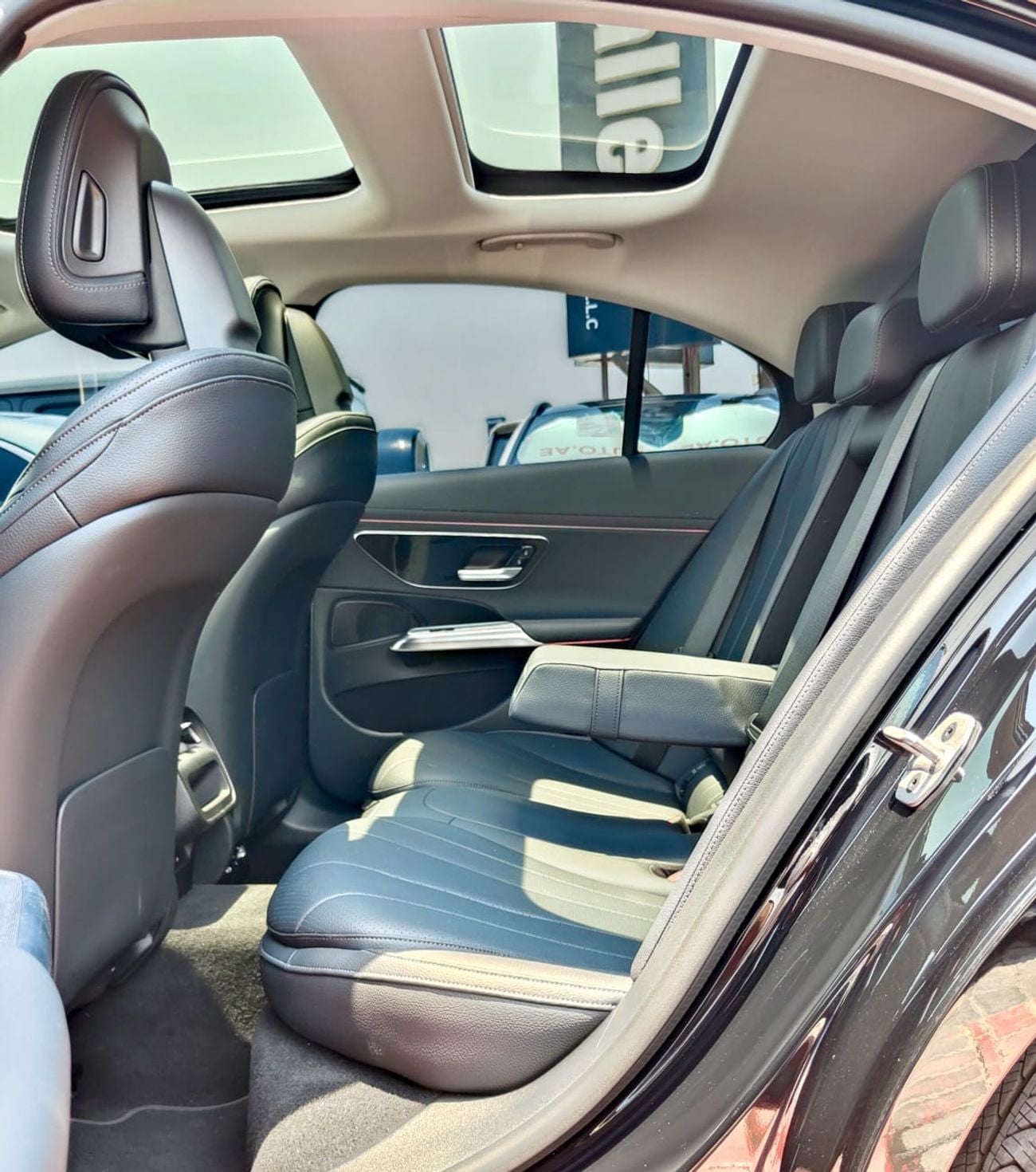 Mercedes Benz E350 4MATIC (NON GCC) Avantgarde Original paint 2024 American Specs